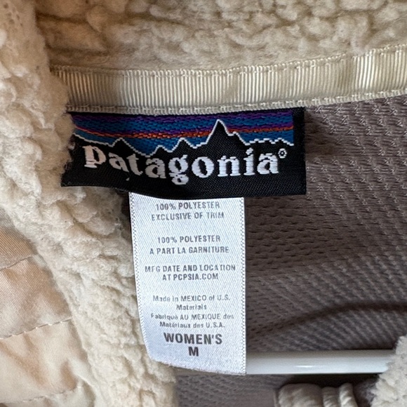Patagonia Women's Cream Teddy Jacket - Picture 2 of 3